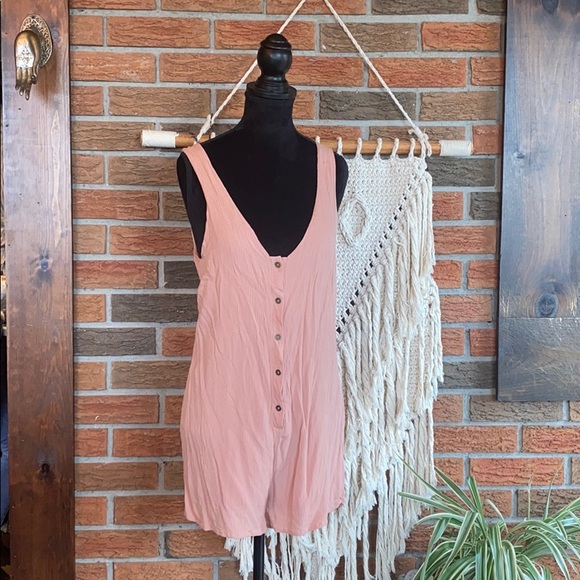 π Forever 21 Pink Romper - Picture 1 of 4